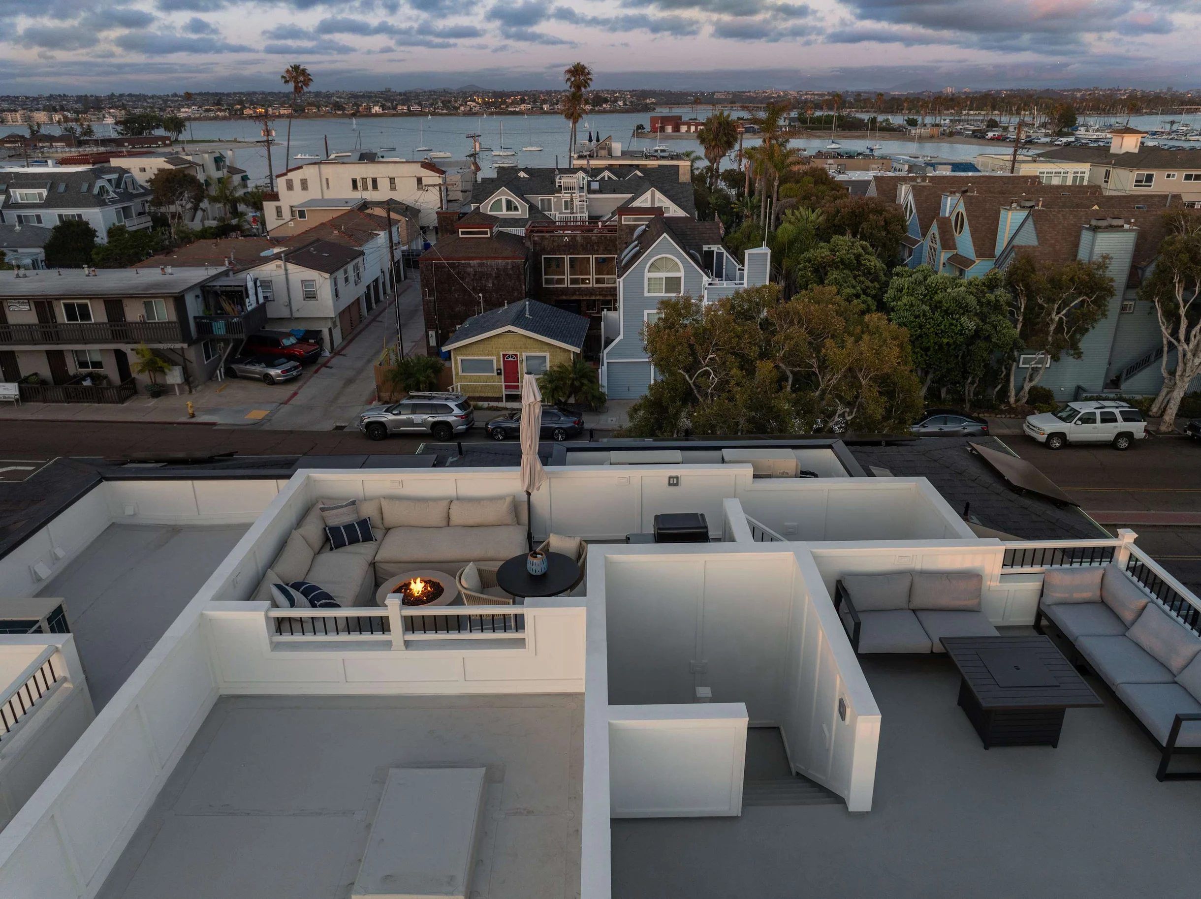 4BR | Steps to Beach + Bay: BBQ, Dog Friendly #51