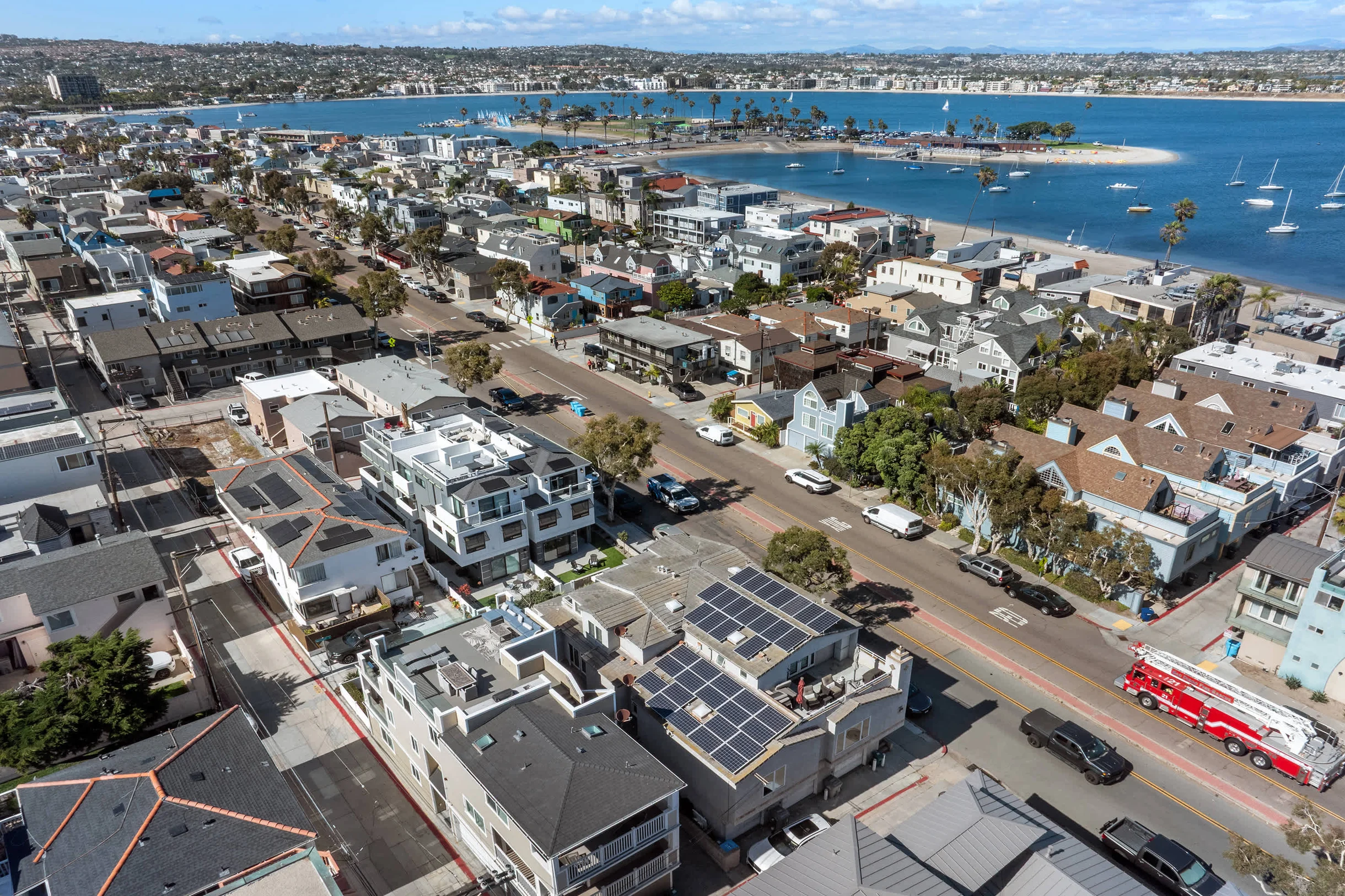 4BR | Steps to Beach + Bay: BBQ, Dog Friendly #58