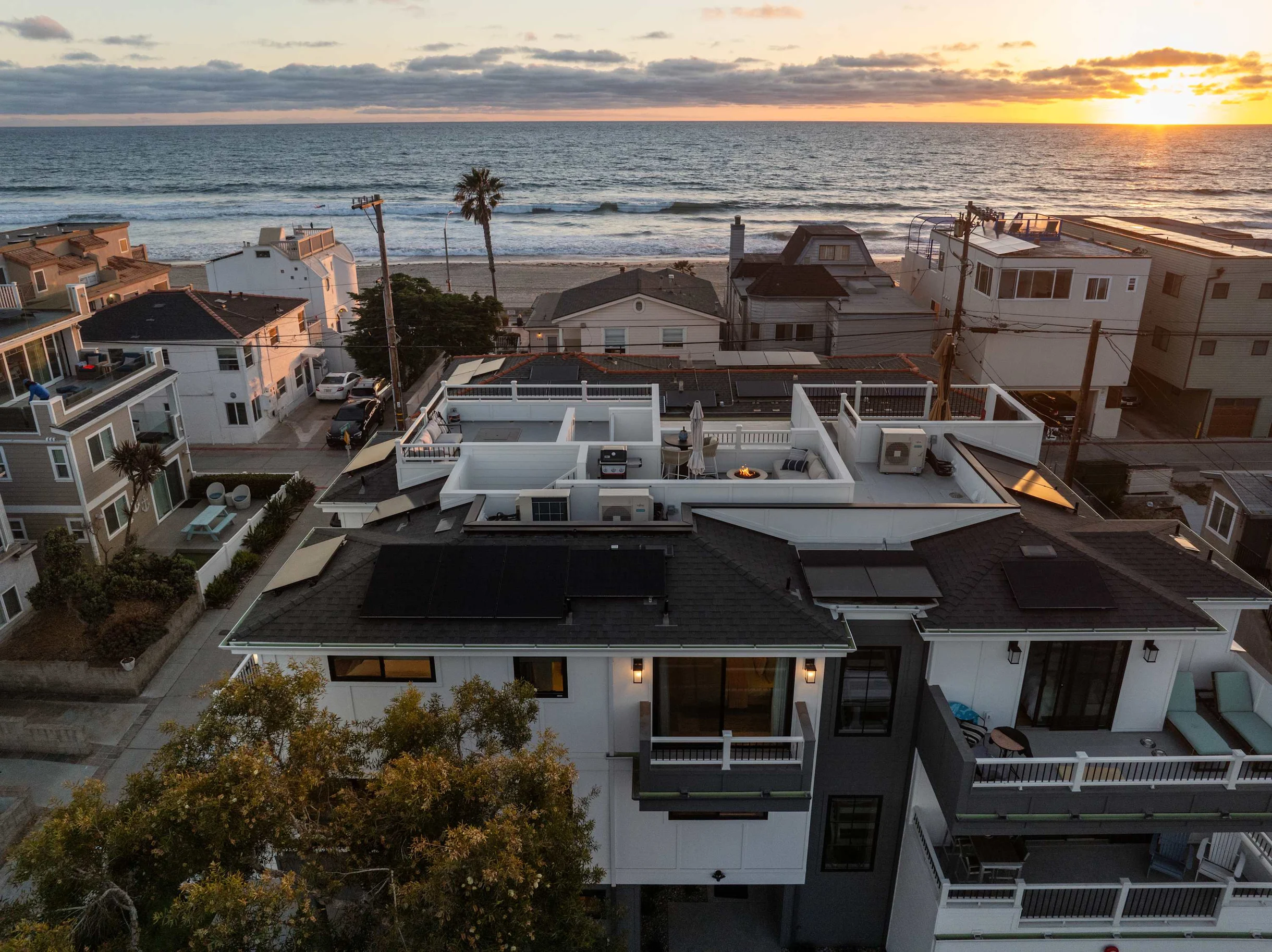 4BR | Steps to Beach + Bay: BBQ, Dog Friendly #60