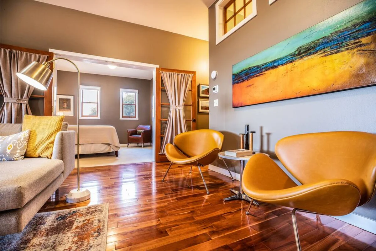 Home in Salt Lake City property photo 4