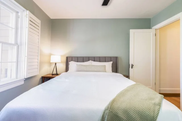 Bedroom 1 image 1