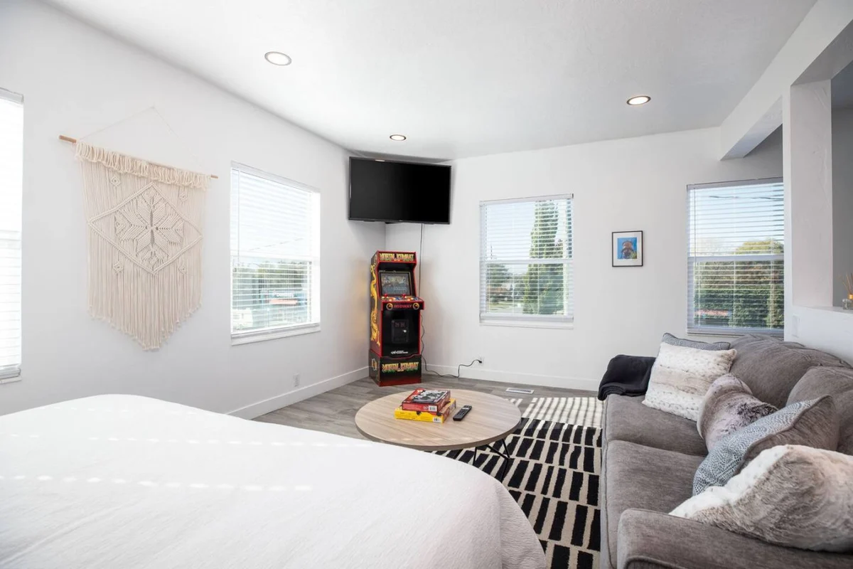 Home in Salt Lake City property photo 3