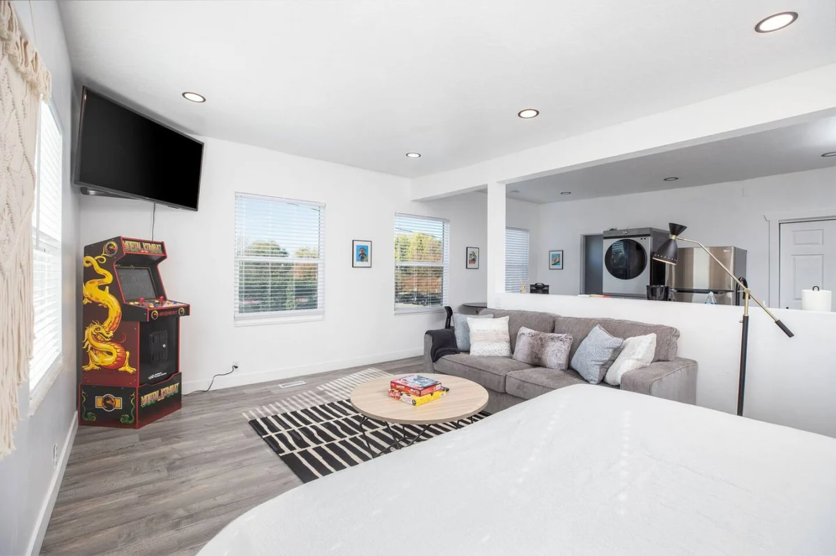 Home in Salt Lake City property photo 5