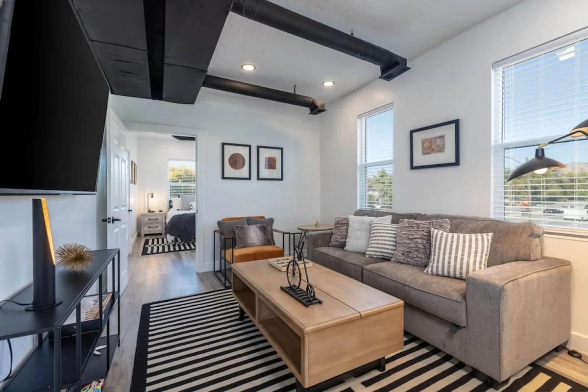 Home in Salt Lake City property photo 3