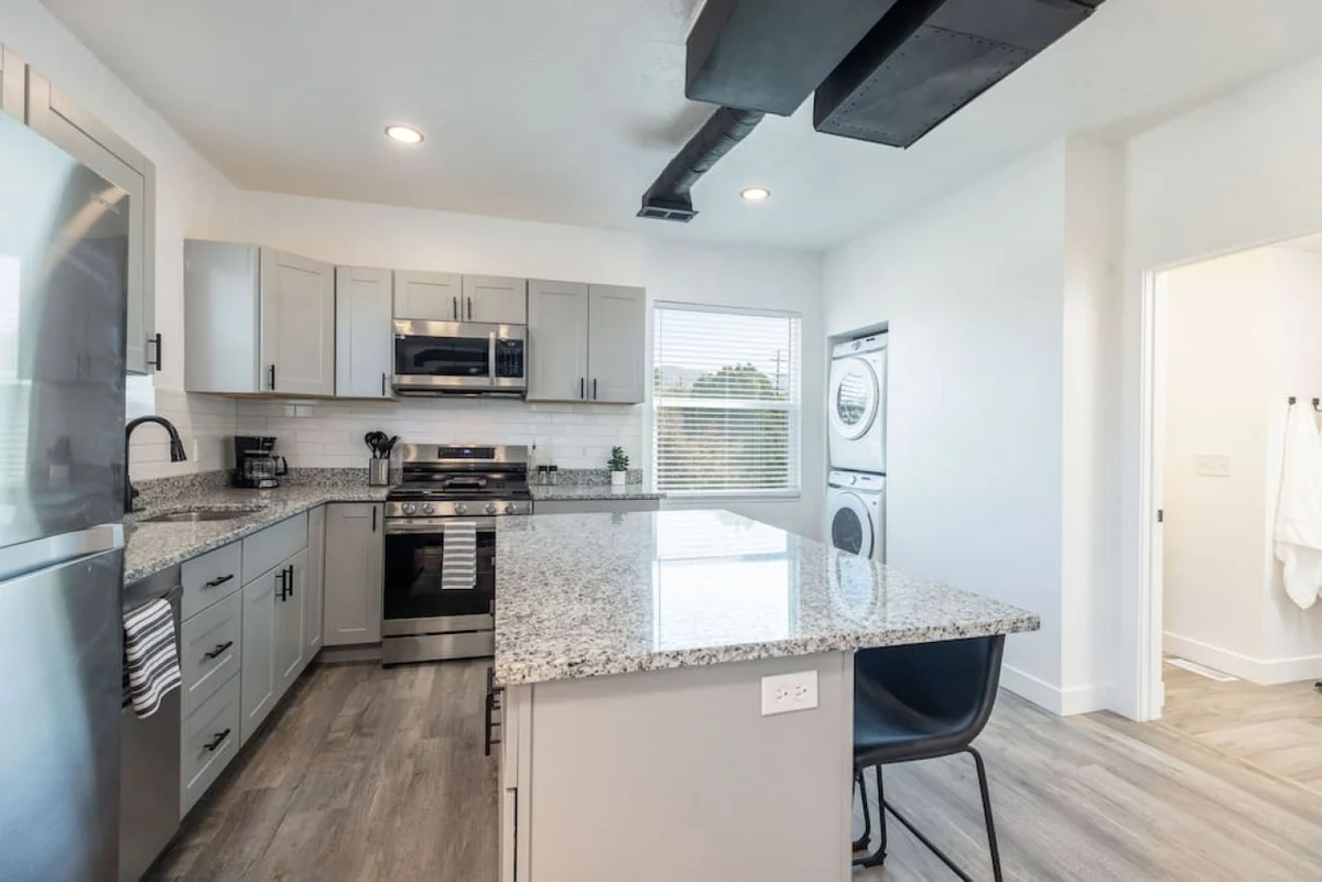 Home in Salt Lake City property photo 4