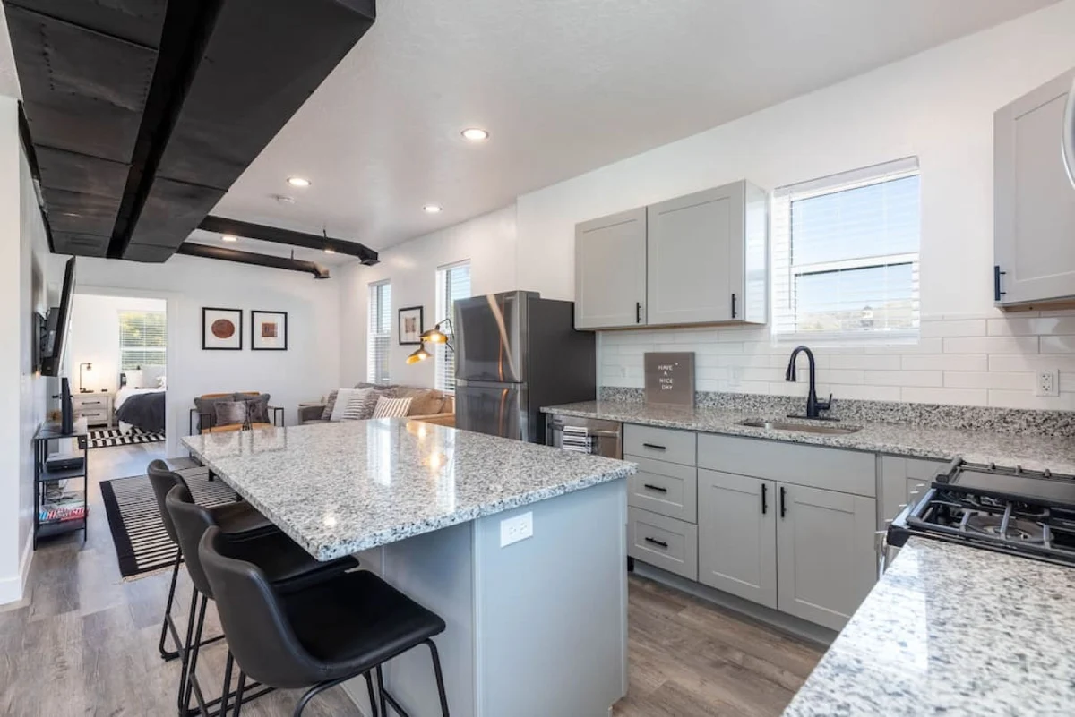 Home in Salt Lake City property photo 5