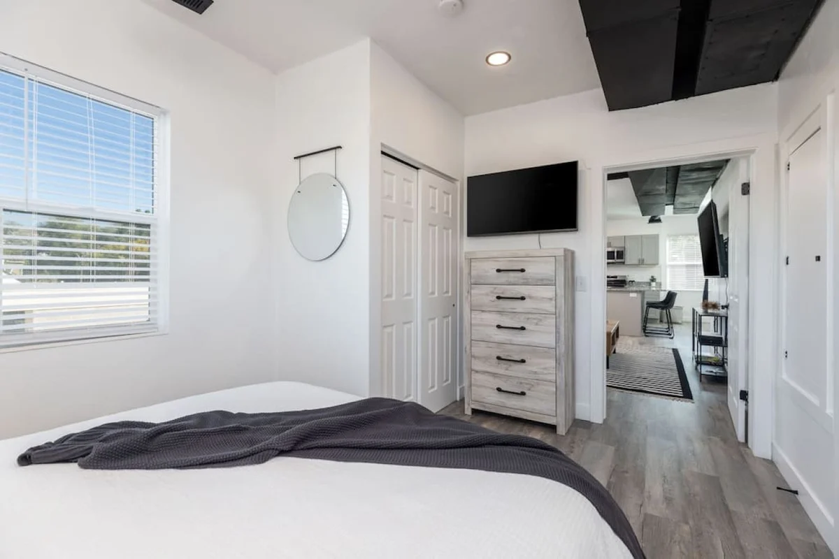 Bedroom 1 image 1