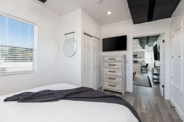 Bedroom 1 image 1