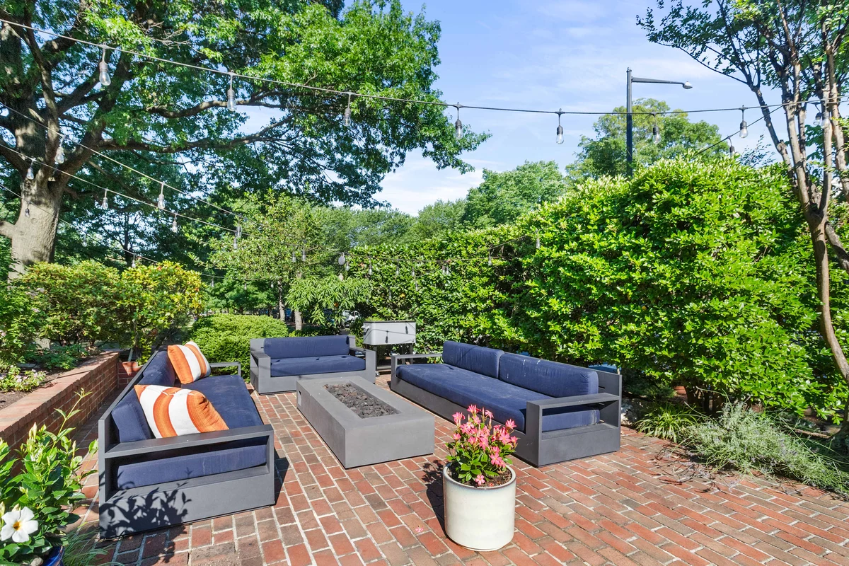 Home in District of Columbia property photo 4