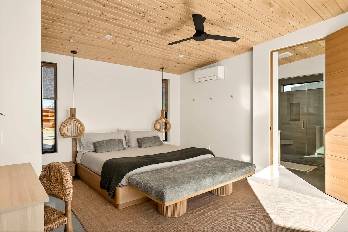 Bedroom 1 image 1