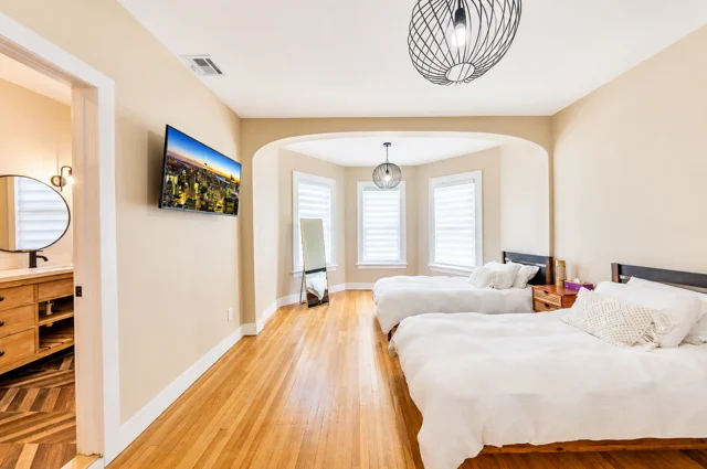 BEDROOM image 1