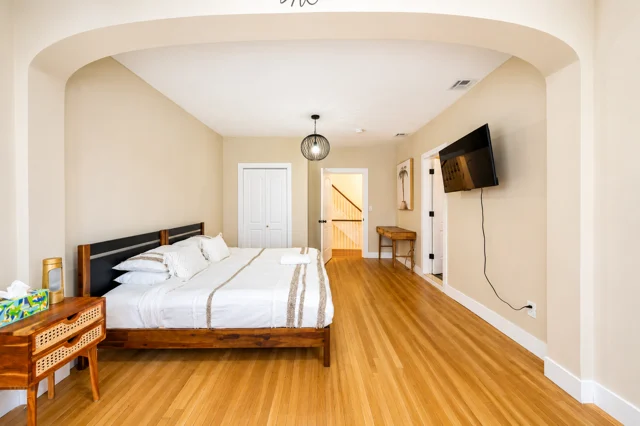 BEDROOM image 1
