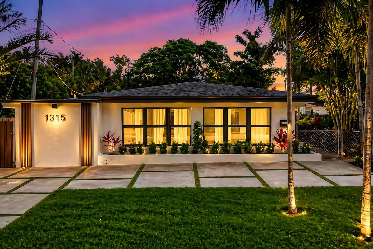 Home in Fort Lauderdale property photo 3