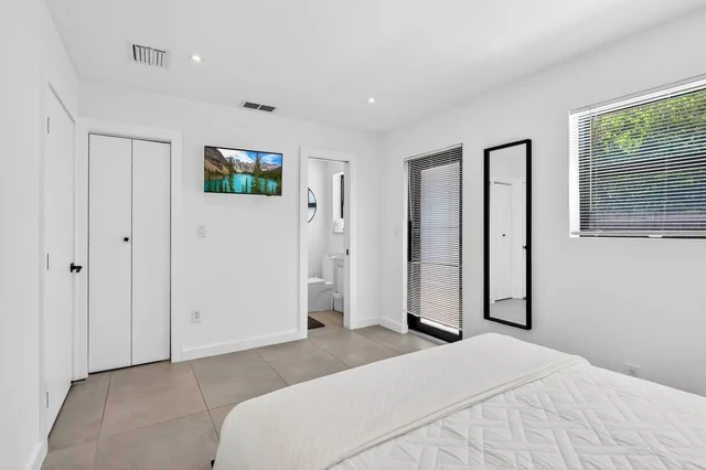 BEDROOM image 1