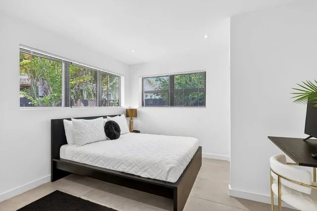 BEDROOM image 1