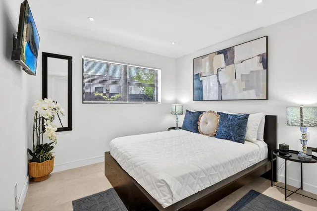 BEDROOM image 1