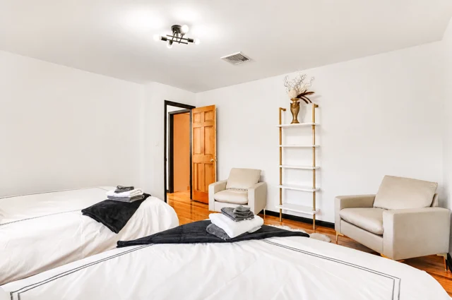 BEDROOM image 1