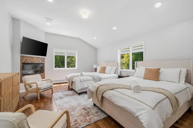 BEDROOM image 1