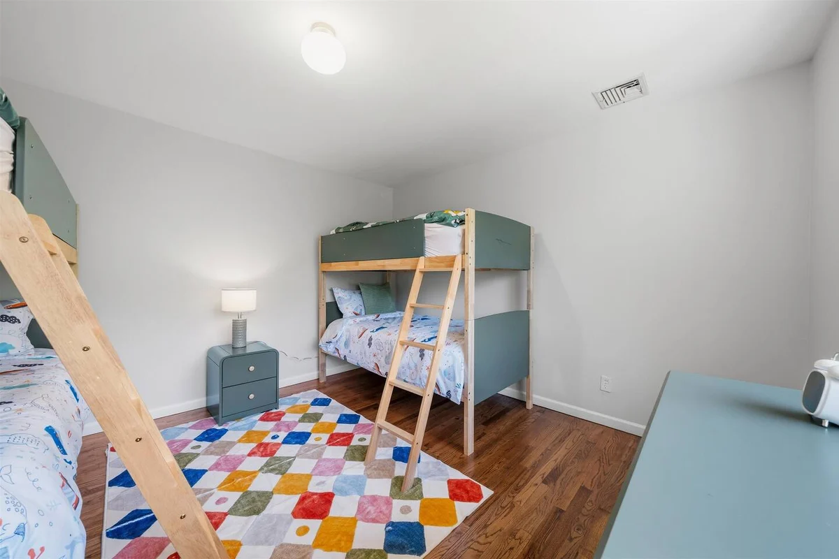 BEDROOM image 1