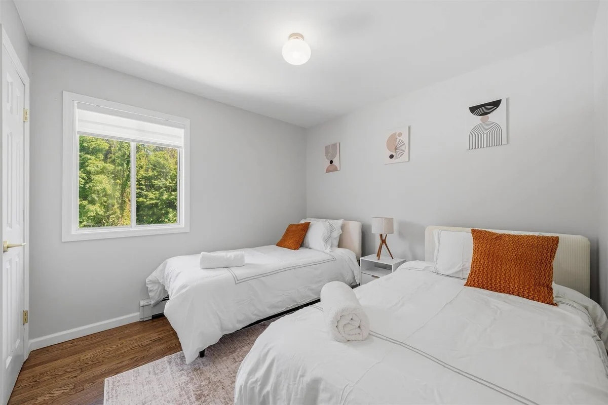 BEDROOM image 1