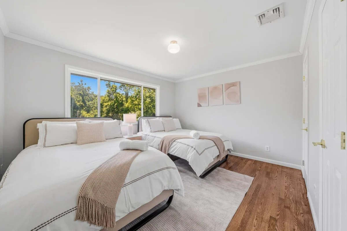 BEDROOM image 1