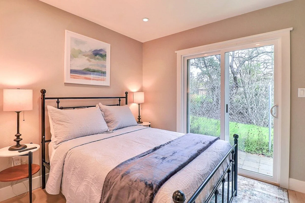 Home in Pleasant Hill property photo 3
