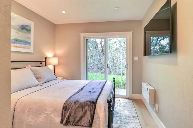 Bedroom 1 image 1