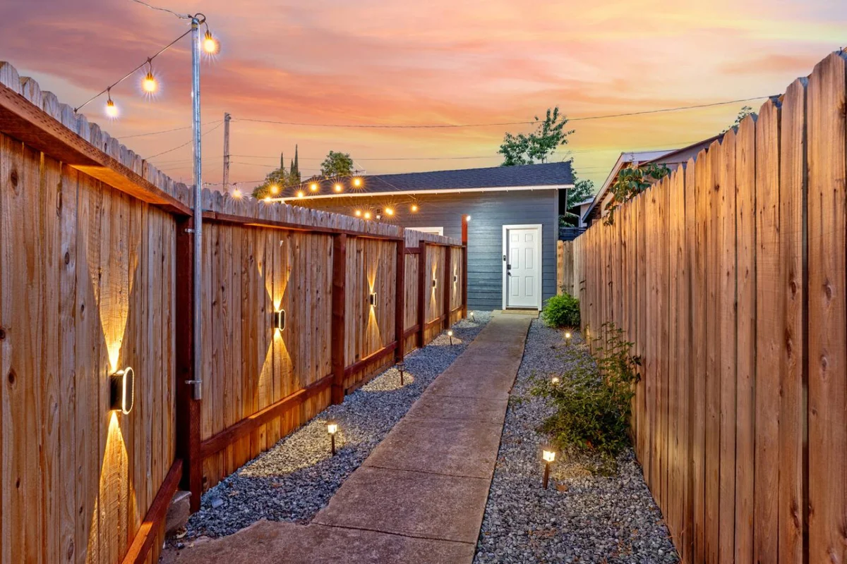 Home in Roseville property photo 4