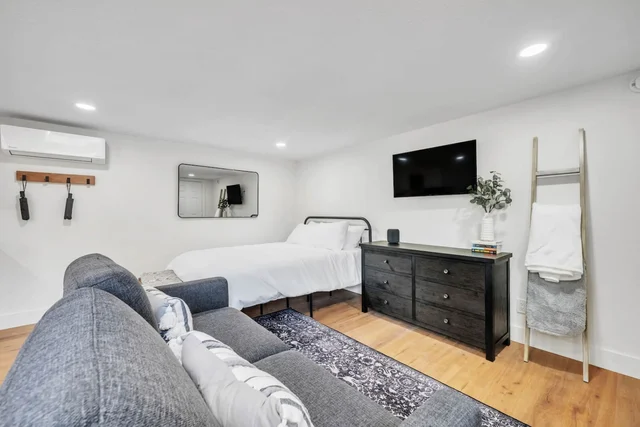 Bedroom 1 image 1