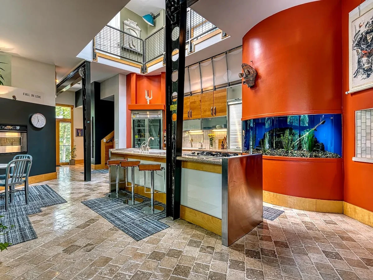 Home in Indianapolis property photo 3