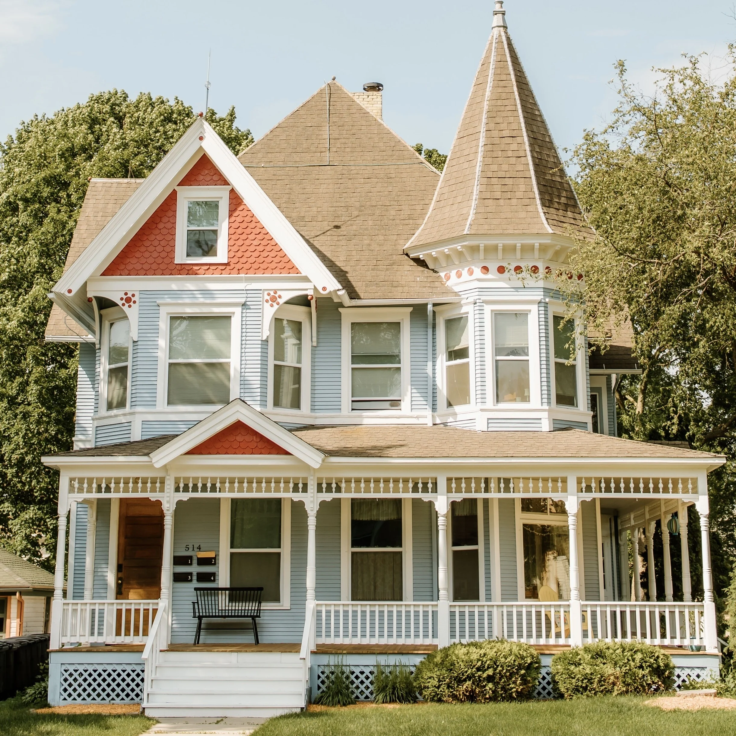 Charming Historic Upper Walk to Downtown & Lakes #50