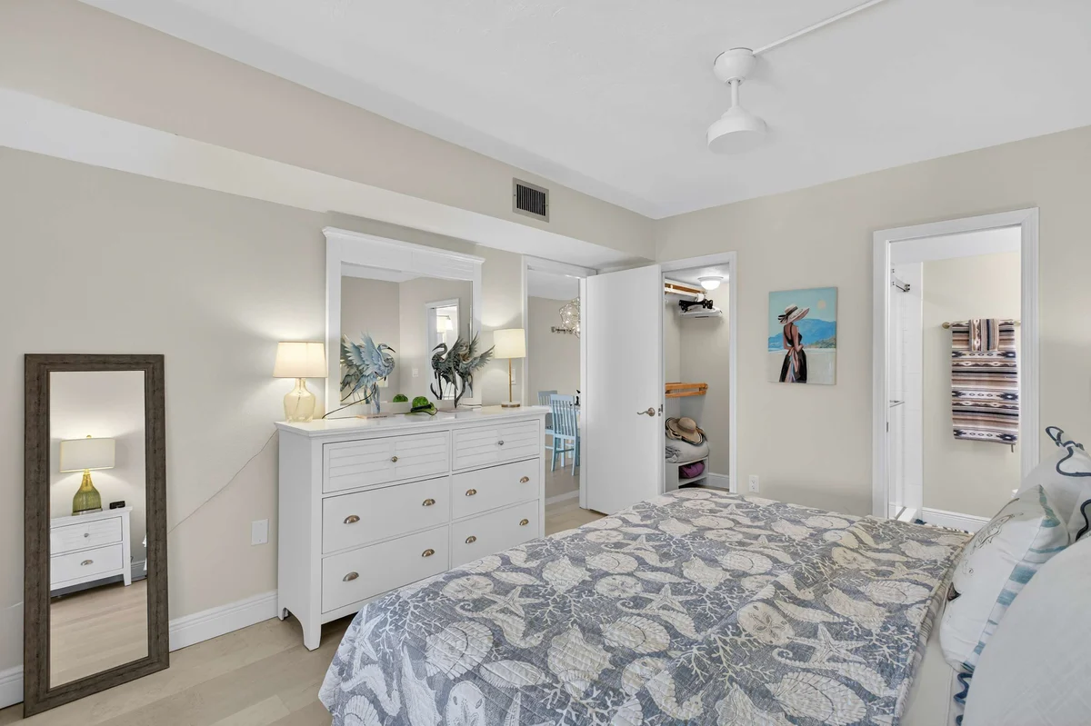 Bedroom 1 image 1