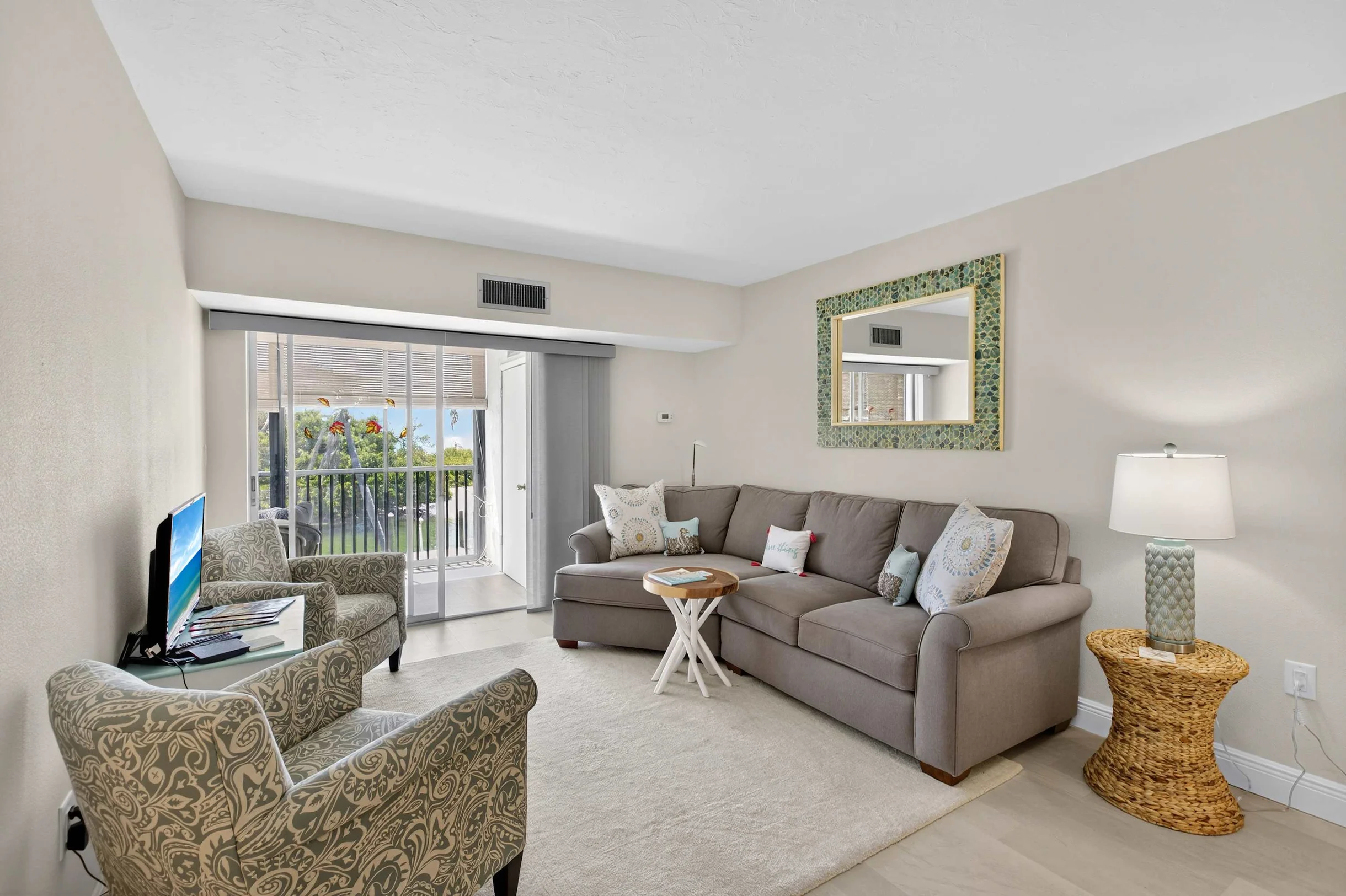 Apartment in Florida property photo 2