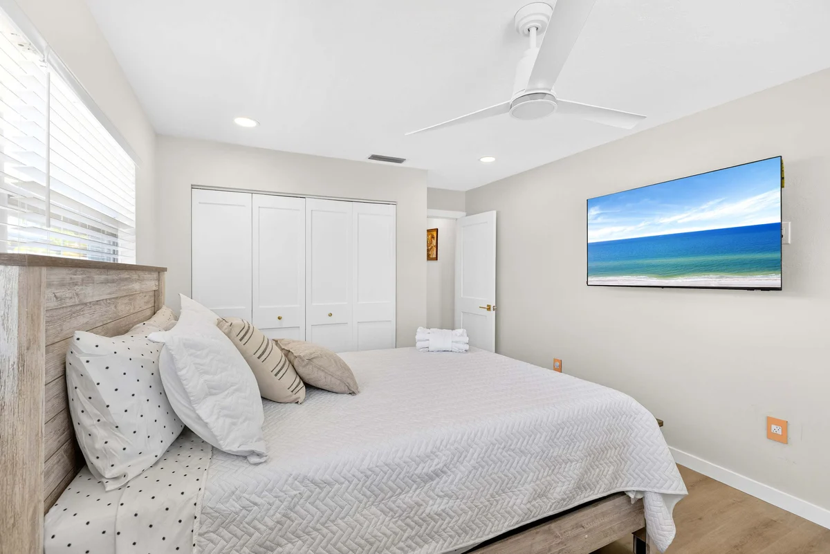 Bedroom 3 image 1