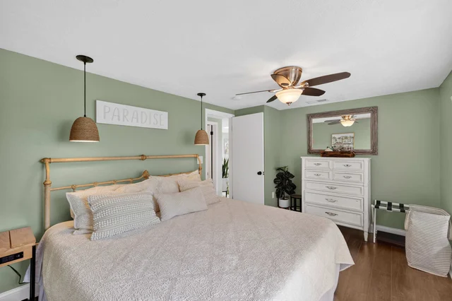 Bedroom 1 image 1