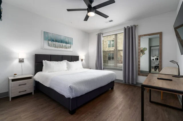 Bedroom 1 image 1