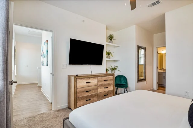 Bedroom 1 image 1