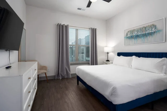 Bedroom 1 image 1