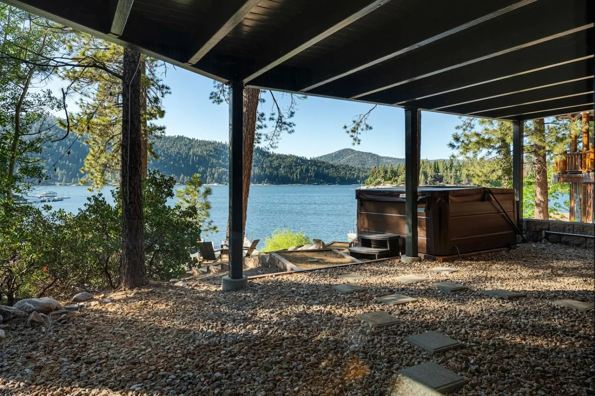 TheLakeHouz | Private Dock, Hot Tub w/ Lake Views #146