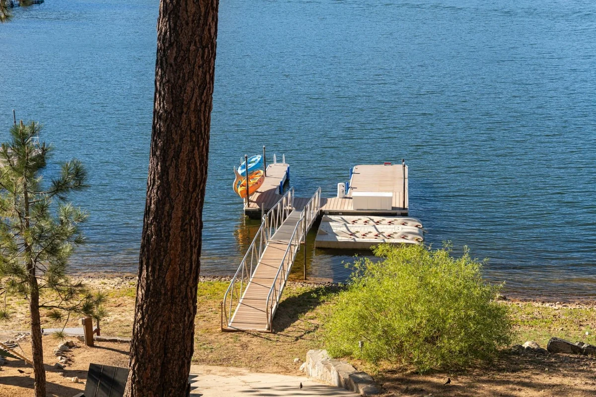 TheLakeHouz | Private Dock, Hot Tub w/ Lake Views #152
