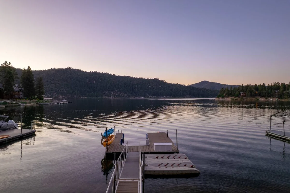 TheLakeHouz | Private Dock, Hot Tub w/ Lake Views #165