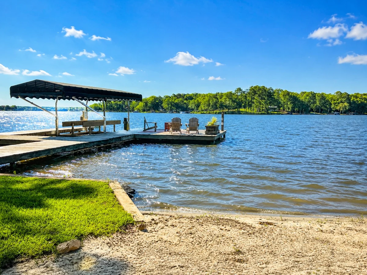 Knot Your Average Lake House property photo 5