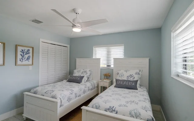 Bedroom 1 image 1