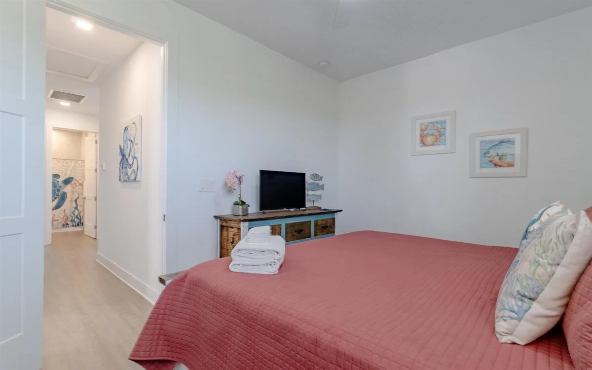 Bedroom 4 image 1