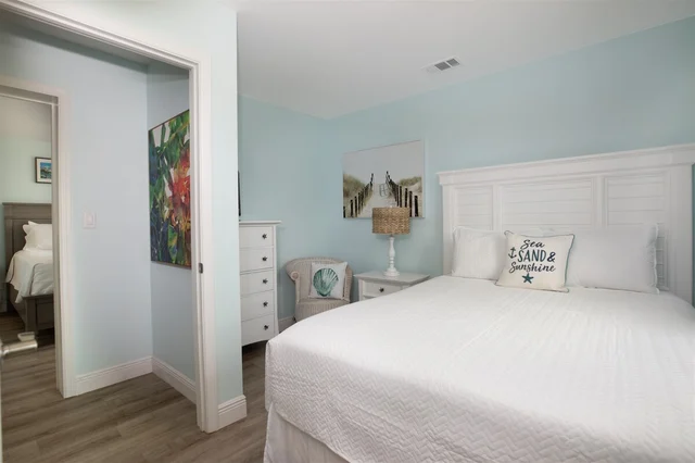 Bedroom 1 image 1