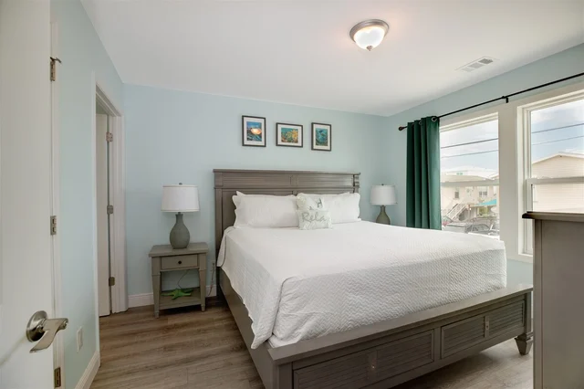 Bedroom 3 image 1