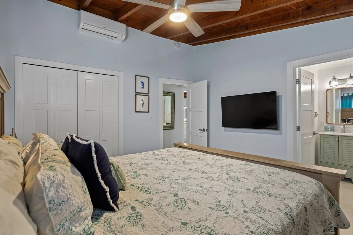 Bedroom 2 image 1
