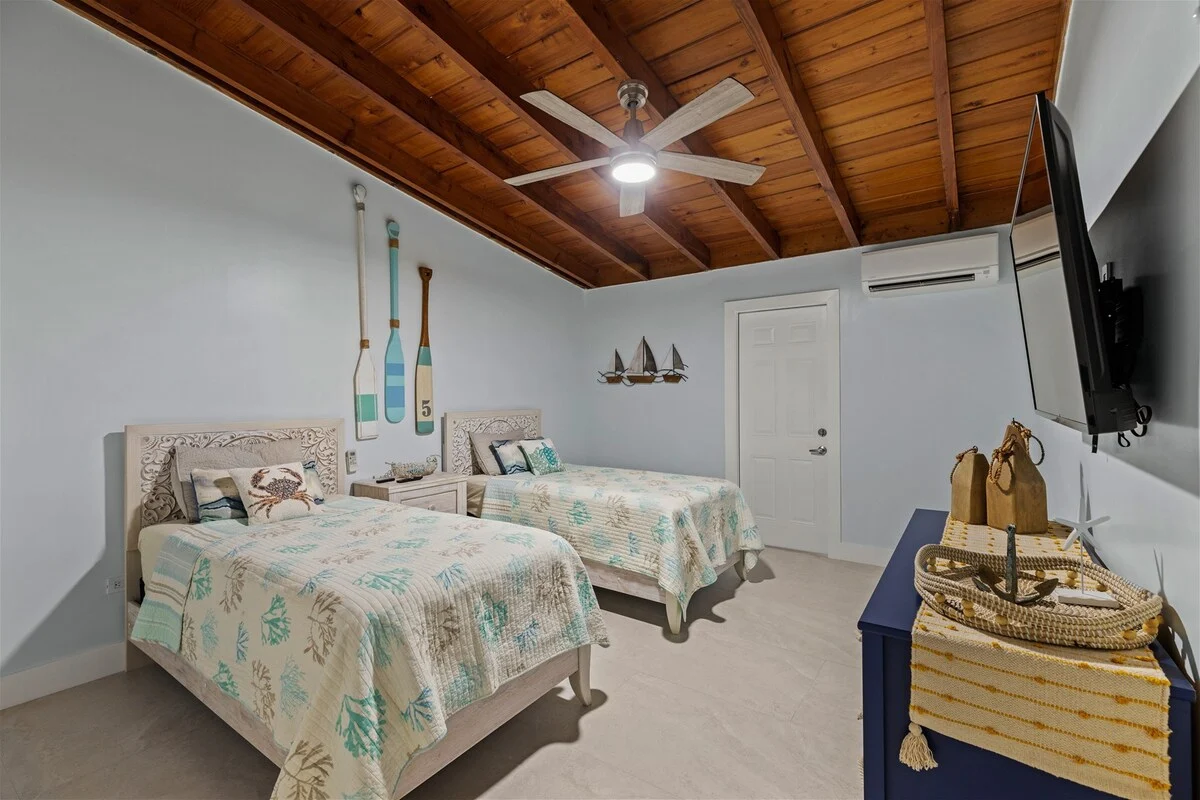Bedroom 1 image 1