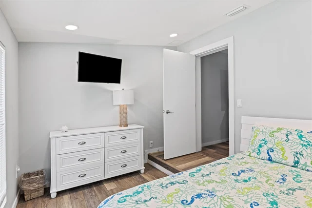 Bedroom 3 image 1