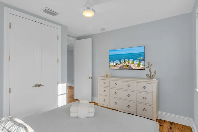 Bedroom 1 image 1